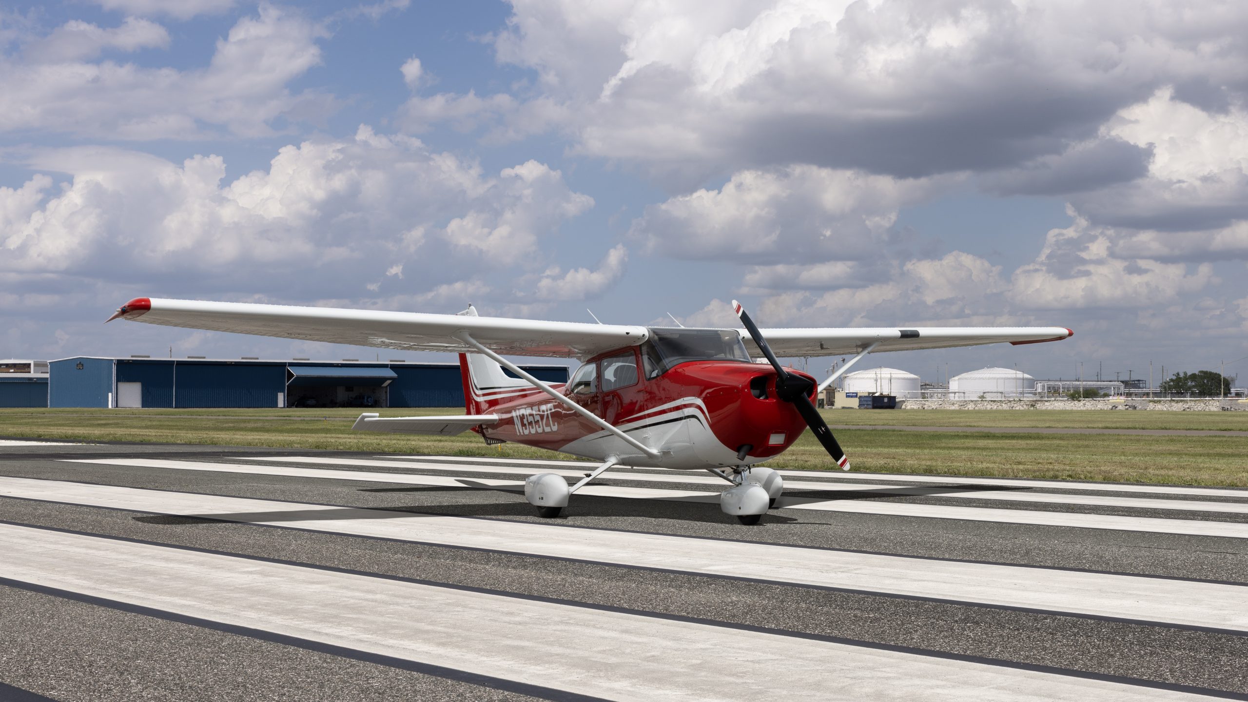 N3552C_angle_sky2