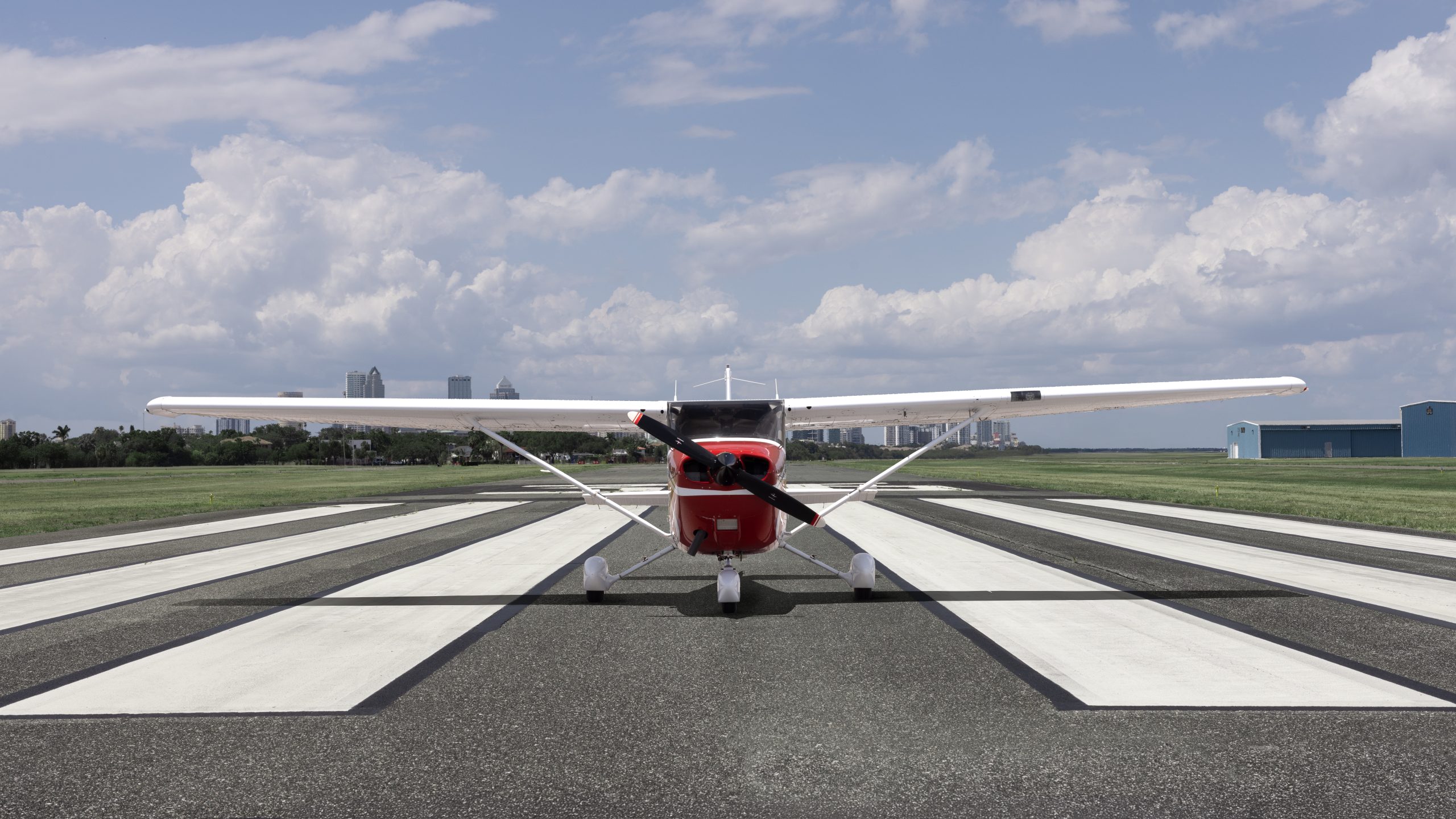 N9526G_front_sky2